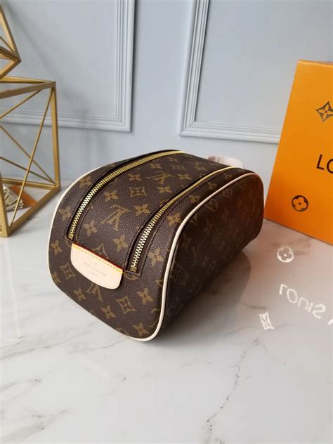 louis vuitton toiletry pouch real vs fake|louis vuitton wristlet pouch.